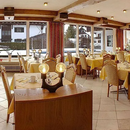 라이니셔 호프 4*