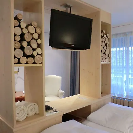 라이니셔 호프 호텔