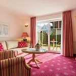Hotel Rheinischer Hof 4*