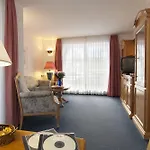 Rheinischer Hof Hotel 4*