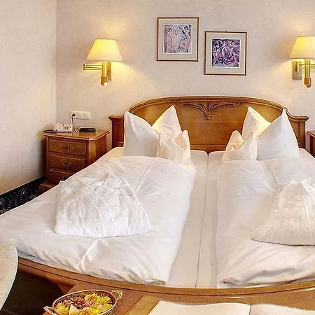 Rheinischer Hof Hotell 4*