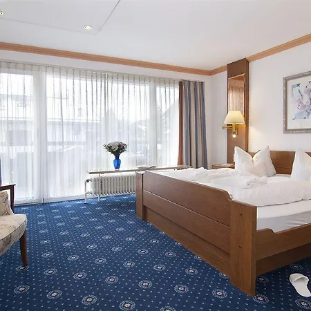 Hotel Rheinischer Hof 4*