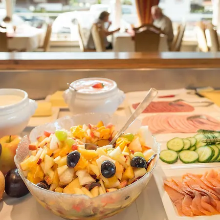 Rheinischer Hof Hotel 4*