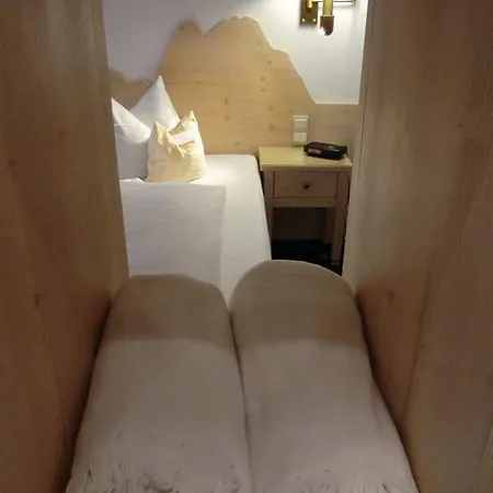 Rheinischer Hof Hotel 4*