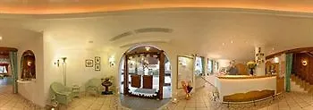 Rheinischer Hof Hotel 4*