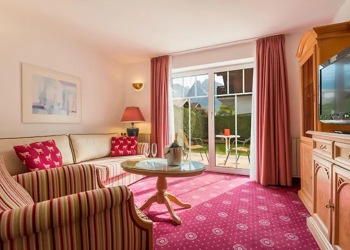 Hotel Rheinischer Hof 4*