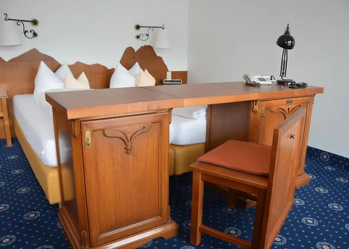 Hotel Rheinischer Hof 4*
